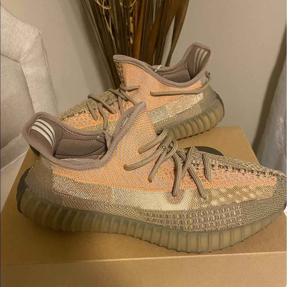 Brand new in box Yeezys Men’s size 10.5